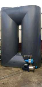 Great water tank WITH POMP, 1600L, good condition