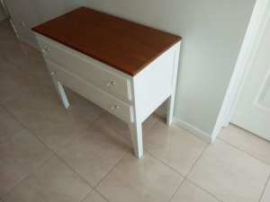 Solid wood dressing table H71cm 83cmx42cm Good condition