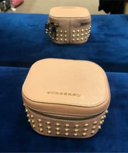 💗 New Burberry Authentic Leather Stud Jewellery Cosmetic Case 💗