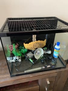 Turtle tank with accessories, lamps etc.
