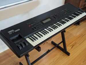 Yamaha SY99 Digital Synthesizer Synth - 76 Key Keyboard - 110V