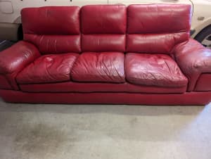 Lazy Boy 3 and 2 seater leather lounge