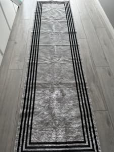 Hallway carpet runner brand new 80x 300