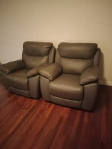 Leather Electric Recliners in excellent condition