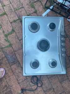 Delonghi Gas stove in excellent condition - 5 burners