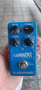 Flashback tc electronic delay/loop pedal