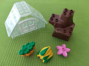 6x Lego Duplo parts - from the set 3088 Growing Garden (2001).