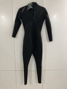 Ladies wetsuit size 8