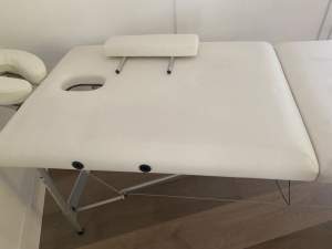 Massage Table very good condition pickup Newport