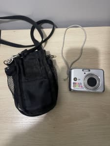 Camera and camera bag 