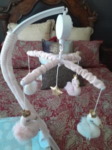 BASSINET/COT PLAY MUSIC TOYS FOR BABY GIRL