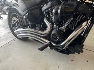 Harley Davidson Freedom sharp curve pipes M8