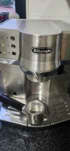 DeLonghi Pump Espresso And Cappuccino Coffee Machine - Silver