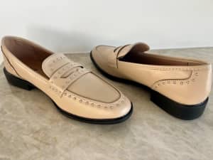 Shoes, Boat, Womens, Tan: By Bellucci, Size 39 (New)