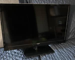 TV with built in DVD player & remote - 24 inch