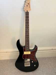 Yamaha Pacifica 311H - excellent condition electric guitar