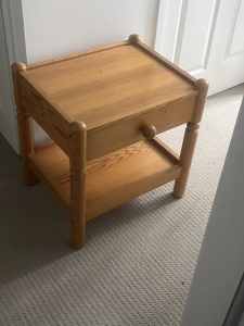 Free Side table