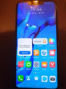 HUAWEI NOVA 3i 128GB SMARTPHONE- UNLOCKED DUAL- SIM - LIKE BRAND NEW