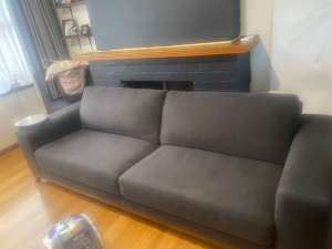2.5 and 3 seater sofa pair