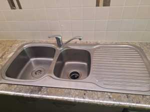 Rangehood, Disposal unit, sink, tap - all in good condition