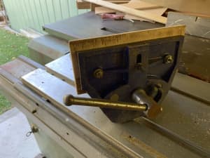 Wood worker’s bench vice