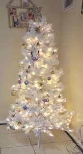 CHRISTMAS TREE BALSAM HILL LIGHTS ATTACHED now $60 ono