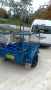 6 x 4 caged trailer great condition serviced 11 months rego