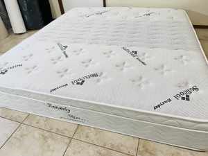 Very luxury king size pillow top mattress, can deliver