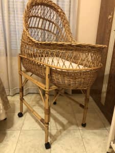 Bassinet - Cane on Stand