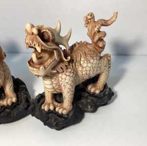 Resin Foo (Fu) Dog Pair Statues With Base Stand