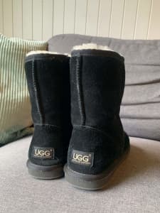 Ugg Boots, Size Aus M5 / USA M6 / W7 / EU38 - As New Condition