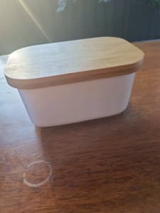 Maxwell & Williams white wooden lid butter dish | Dinnerware | Gumtree  Australia Tuggeranong - Wanniassa | 1309021503