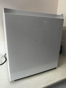 Hisense mini bar fridge 45L