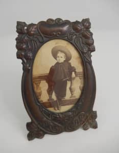 Antique 19th/20th Cent. Art Nouveau/Arts Crafts copper frame and photo