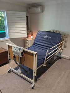 King single hospital bed and air pressure pump ripple mattress 