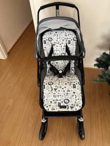 For sale - Bugaboo Fox 2 pram with bassinet and seat