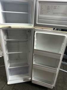 Fridge freezer 248L fisher & Paykel can deliver