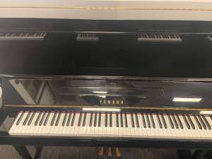 Yamaha U300 deluxe Professional upright piano