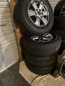 Ford Ranger XLT original rims and tires 