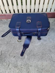 Medium Suitcase 