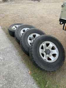 5x Toyota Prado wheels and tyres