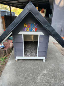 Dog house for sale