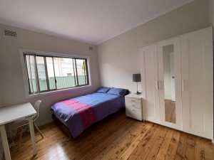 Furnished Bright Double Room for Single - all bills included