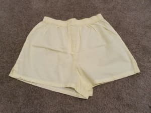 NEW Country Road Women Yellow Shorts Size XS