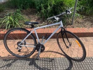 Jamis Coda Sport unisex Flat bar commuter/road bike 16 and 14
