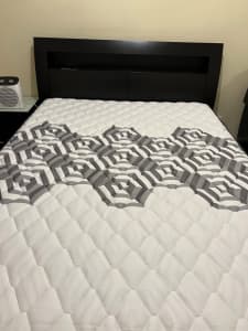 Queen bed mattress 
