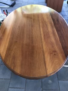 Oval antique table