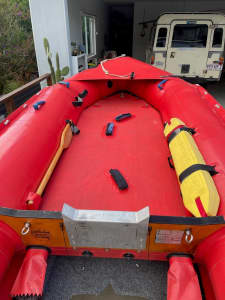 Achilles CH-385 Inflatible Boat   30hp Tohatsu