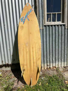 Surfboard vintage Byrne