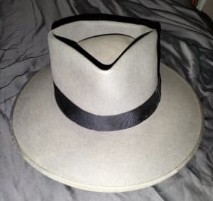 Akubra Squatter Grey Felt Hat 